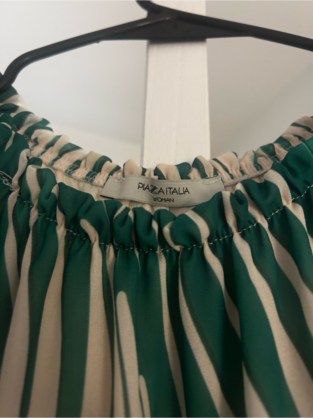 Made in Italy Green and Cream Patterned Sleeveless Tie-Shoulder Top - Picture 3 of 5